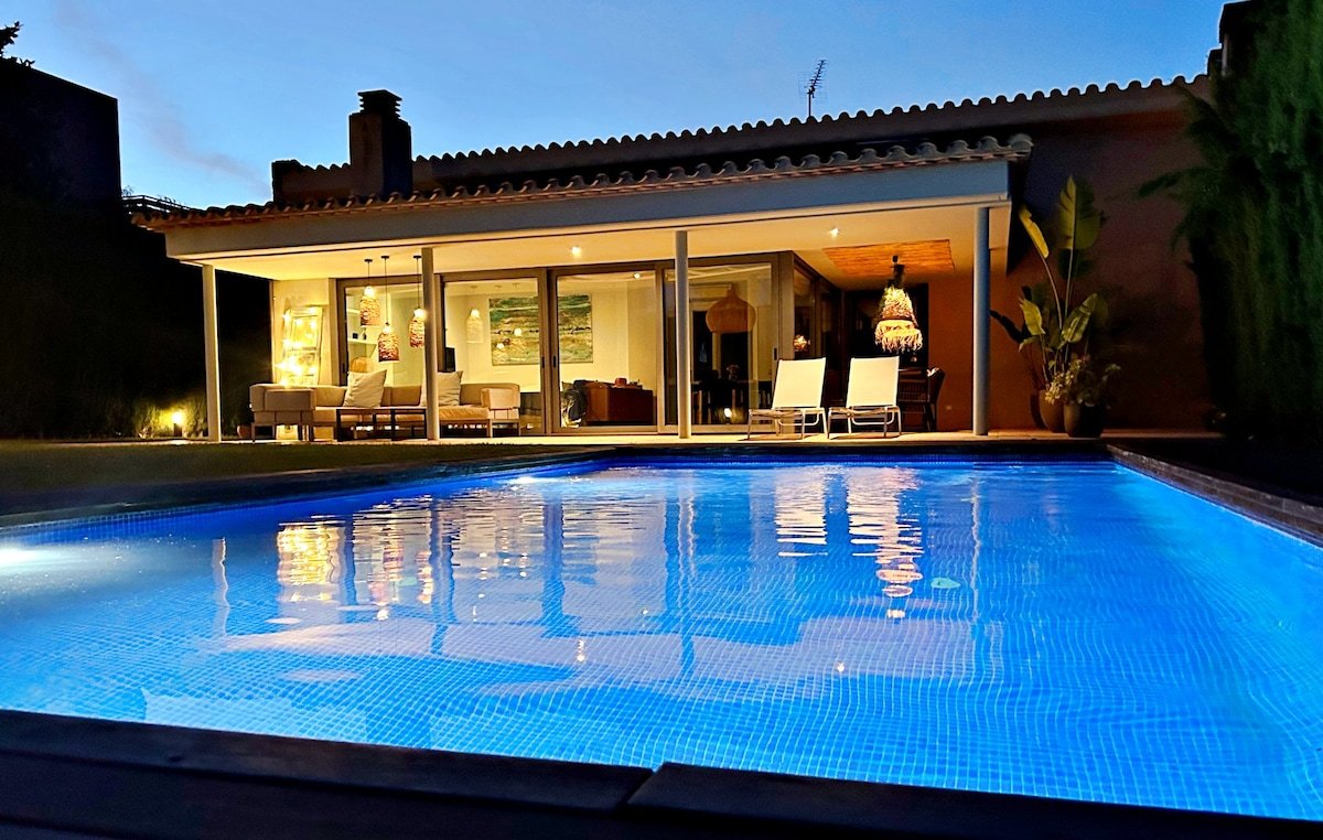 Villa Torrent (Costa Brava), con piscina privada gallery image 2