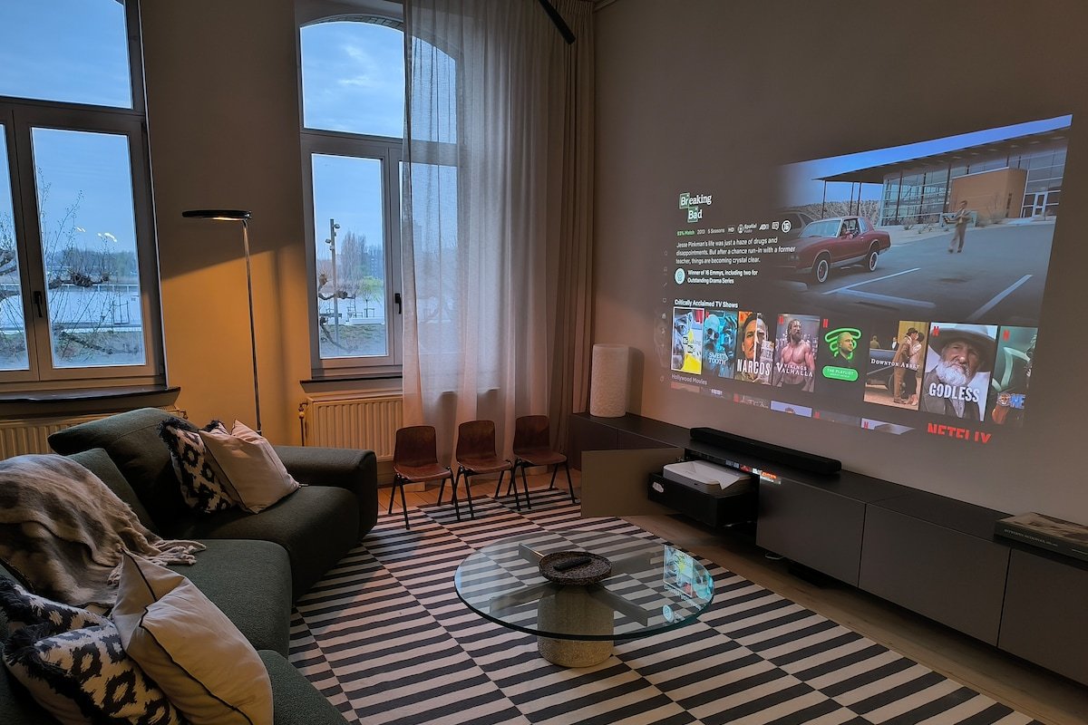 Stunning Riverview apartment gallery image 5