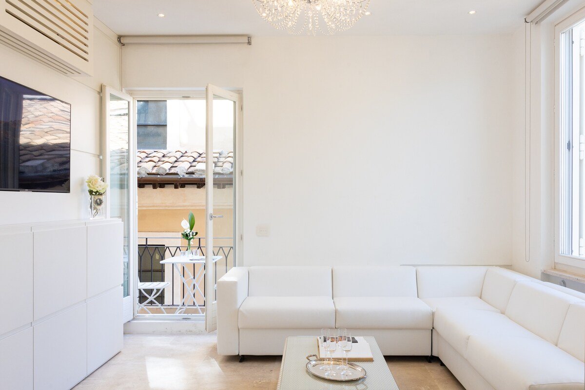 Amazing 3 Levels Penthouse Piazza Venezia gallery image 4