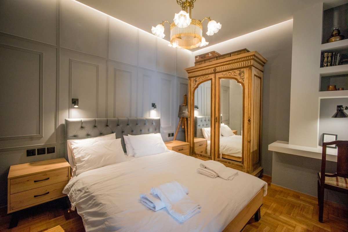 The Grand Victoria 6BR 30m to metro AC Netflix gallery image 4