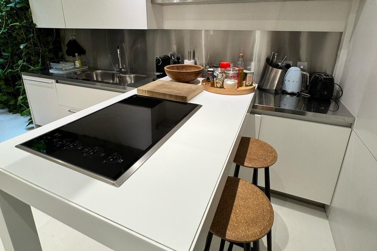 Stunning 3 Bed Townhouse in the heart of Mayfair gallery image 5