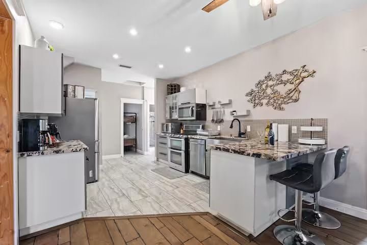 Tropical 11BR Getaway + Yard for 40 Guests 3-Units gallery image 5