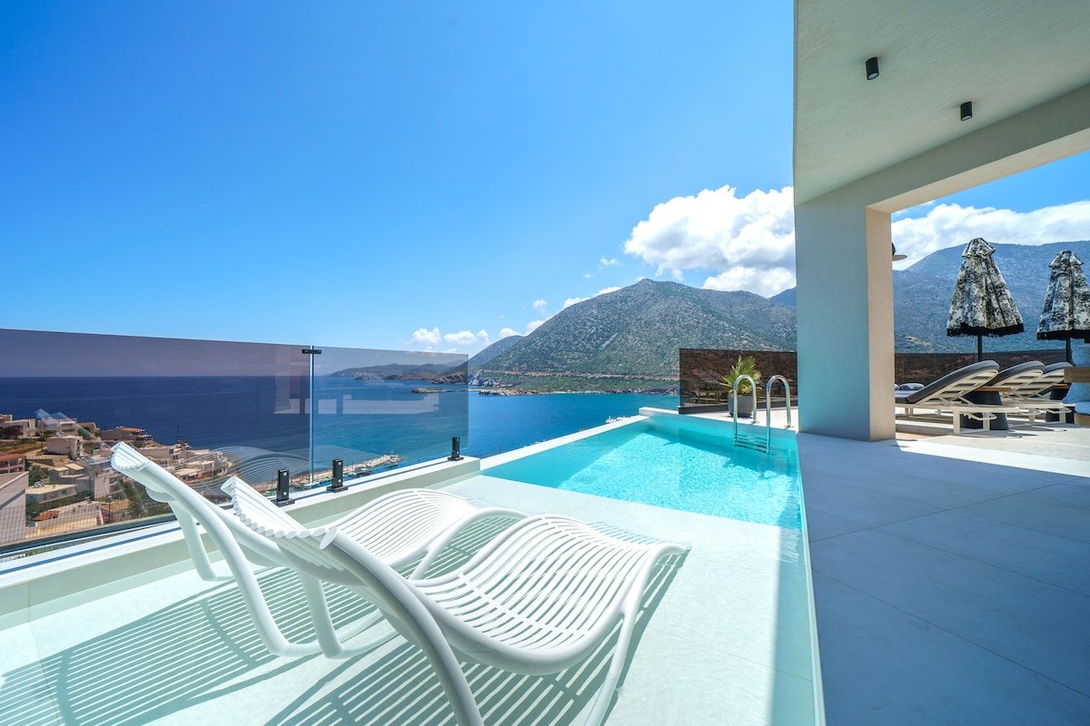 Sun Bliss Villa, wrapped in blue gallery image 2