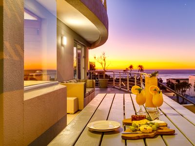 Stylish Villa, 100m From The Camps Bay Beach