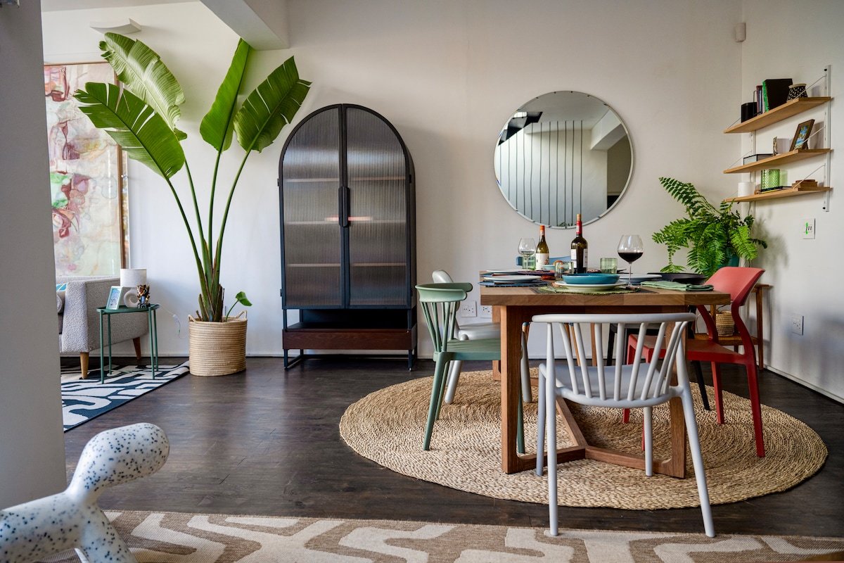 The artist‘s retreat on Kloofstreet (Pool & Views) gallery image 5