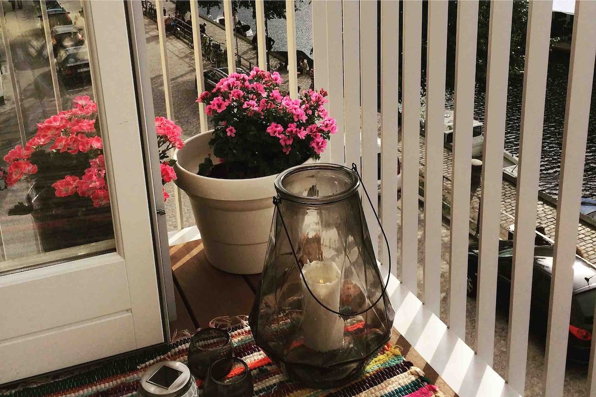 Family home by Christianshavn Canal gallery image 3