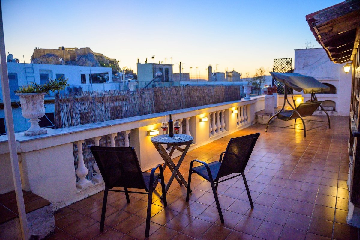 Two apartments at the same building, Plaka area gallery image 3