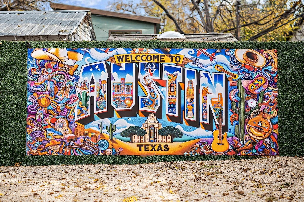 Twin Homes Oasis | Hot Tub near Downtown Austin gallery image 3