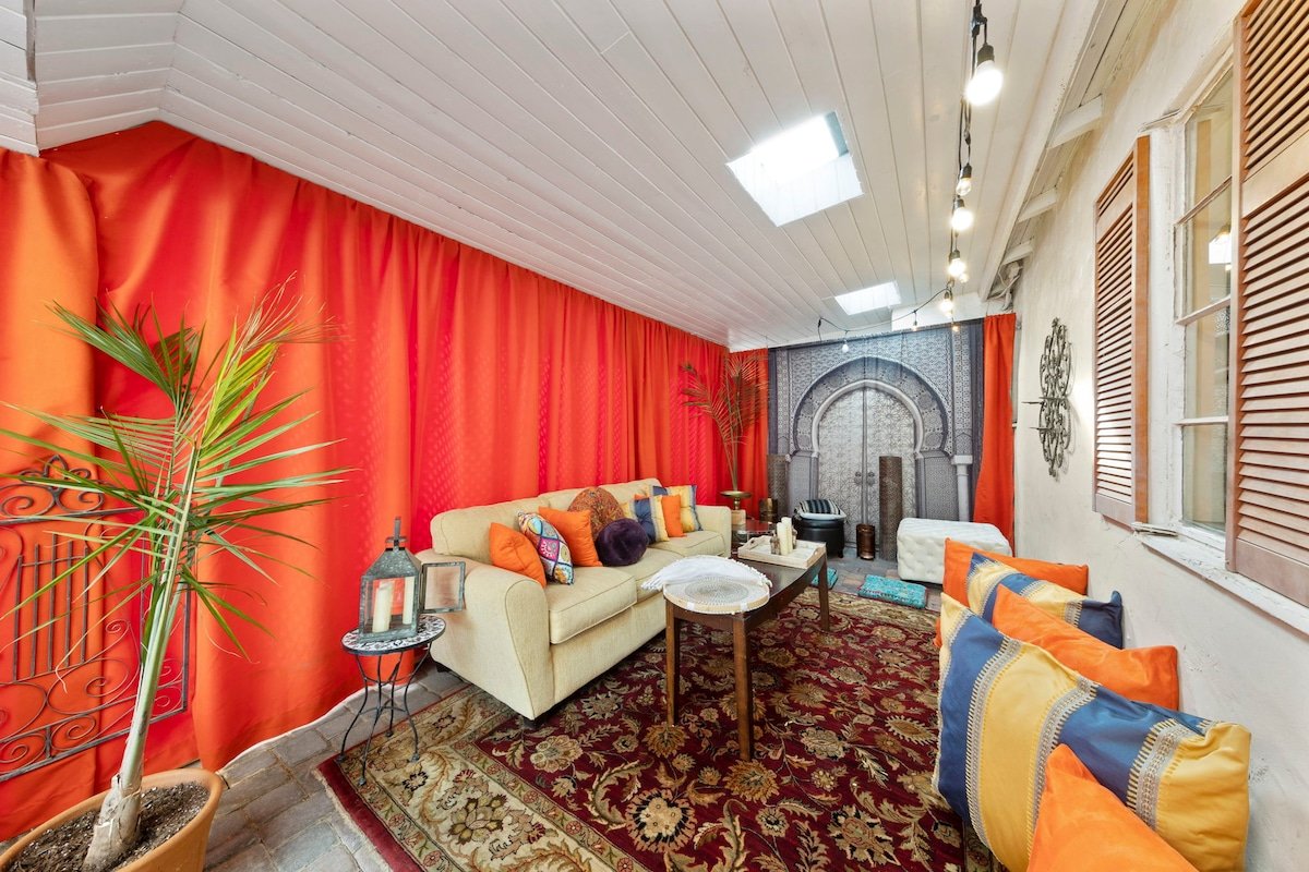 7 bdrm, sleeps 16, Sauna, Koi Pond, Games, Dogs OK gallery image 5