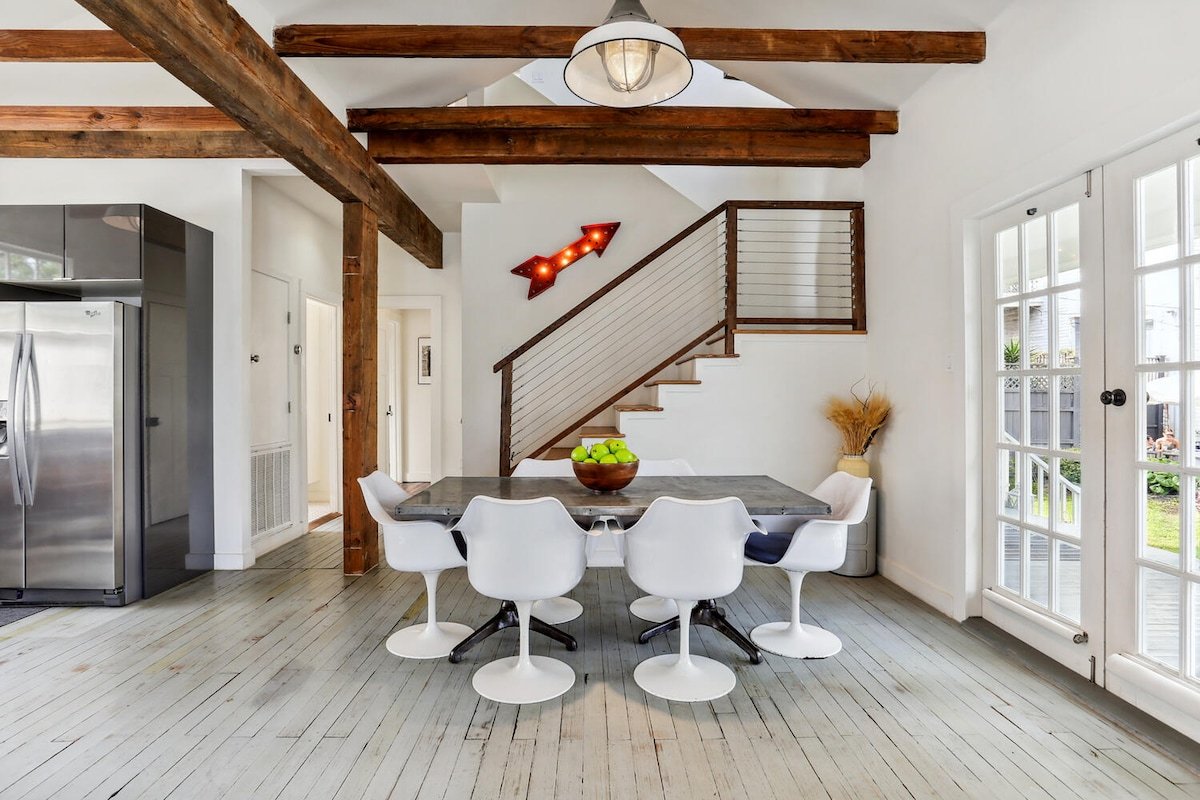 Creole Cottage, Pool, Porch and Lush Garden gallery image 2