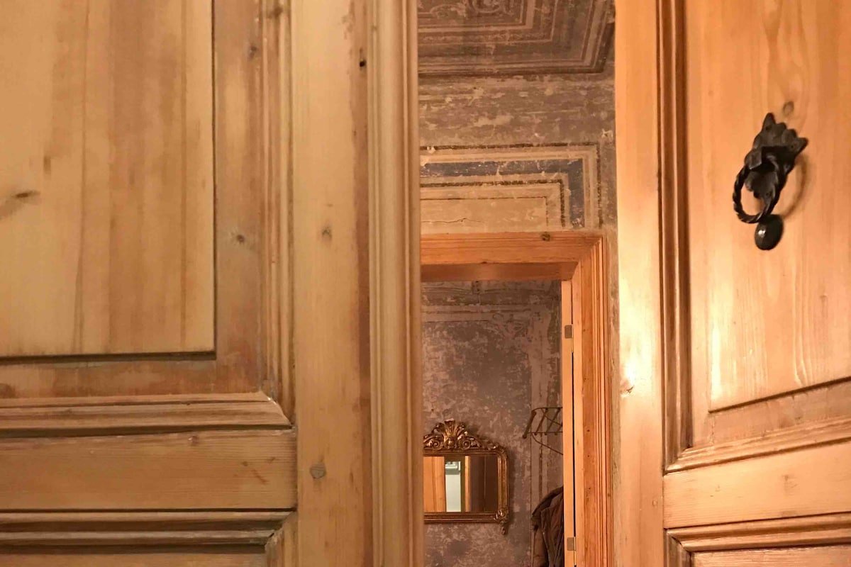 19th Century Luxury Loft w/Patio near Galata Tower gallery image 5