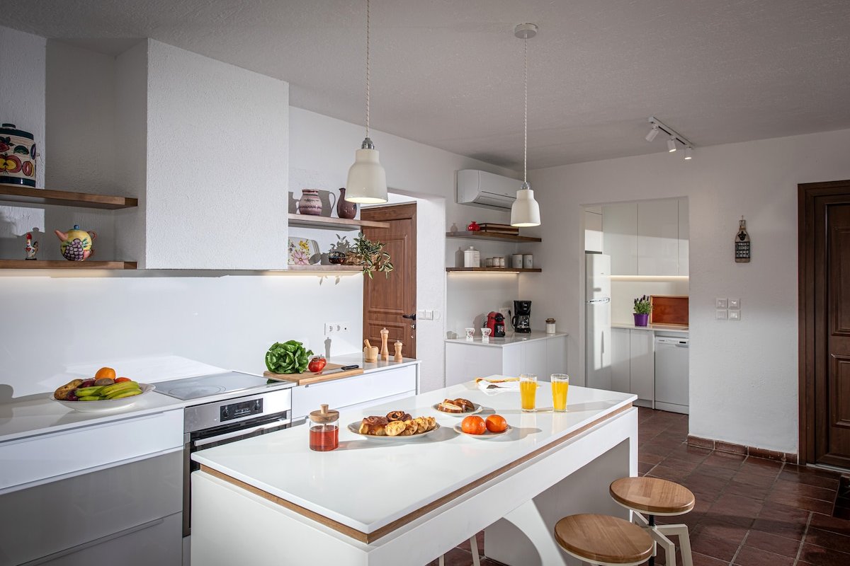 Villa Sunrise Majestic Seaview with Private Pool gallery image 3