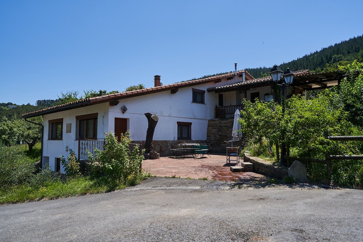 Garai Etxea. Caserío Rural a 15 min. de Bilbao gallery image 2