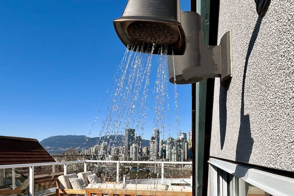 Private Haven w WOW Views / Hot Tub / Parking gallery image 4