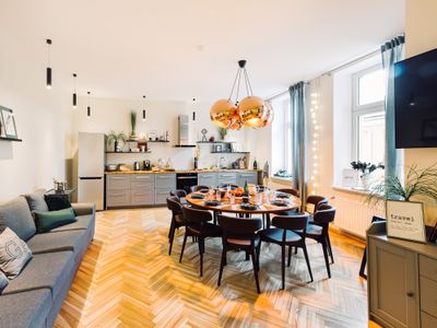 ELVIS Apt/6 guests/Self check in/3 BR/Old Riga