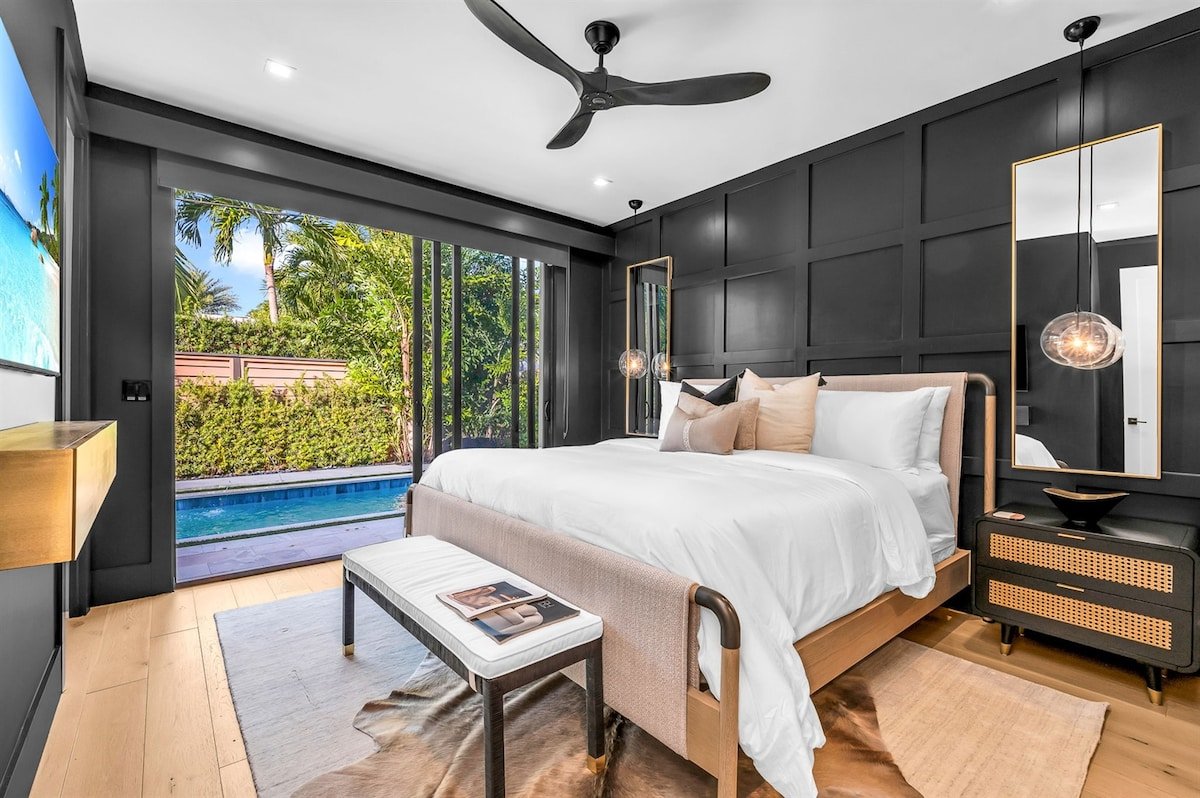 Casa Zenhaven – Designer Poolside Haven! gallery image 2