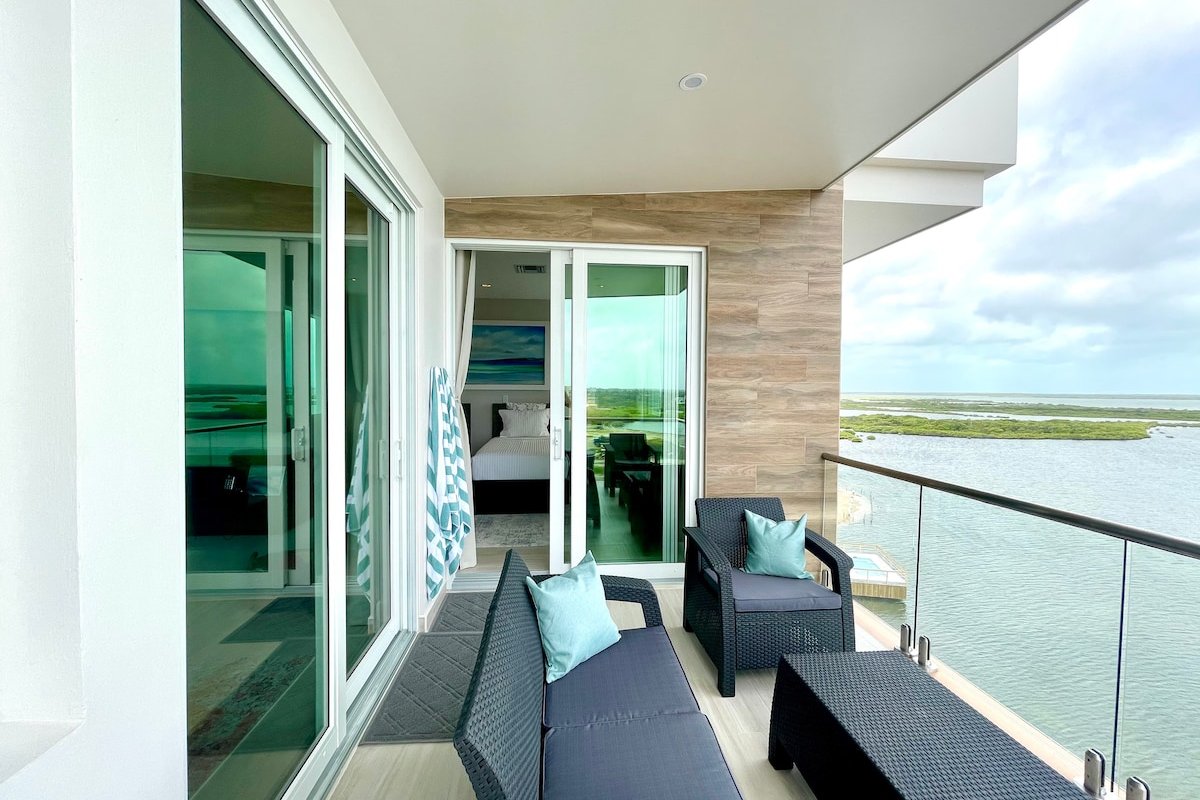 SUNSET CARIBE 3 Bedroom TOP FLOOR PENTHOUSE VIEWS! gallery image 5