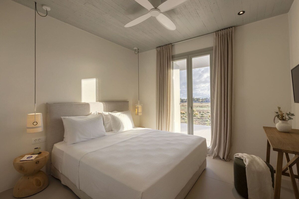 Amira gallery image 2