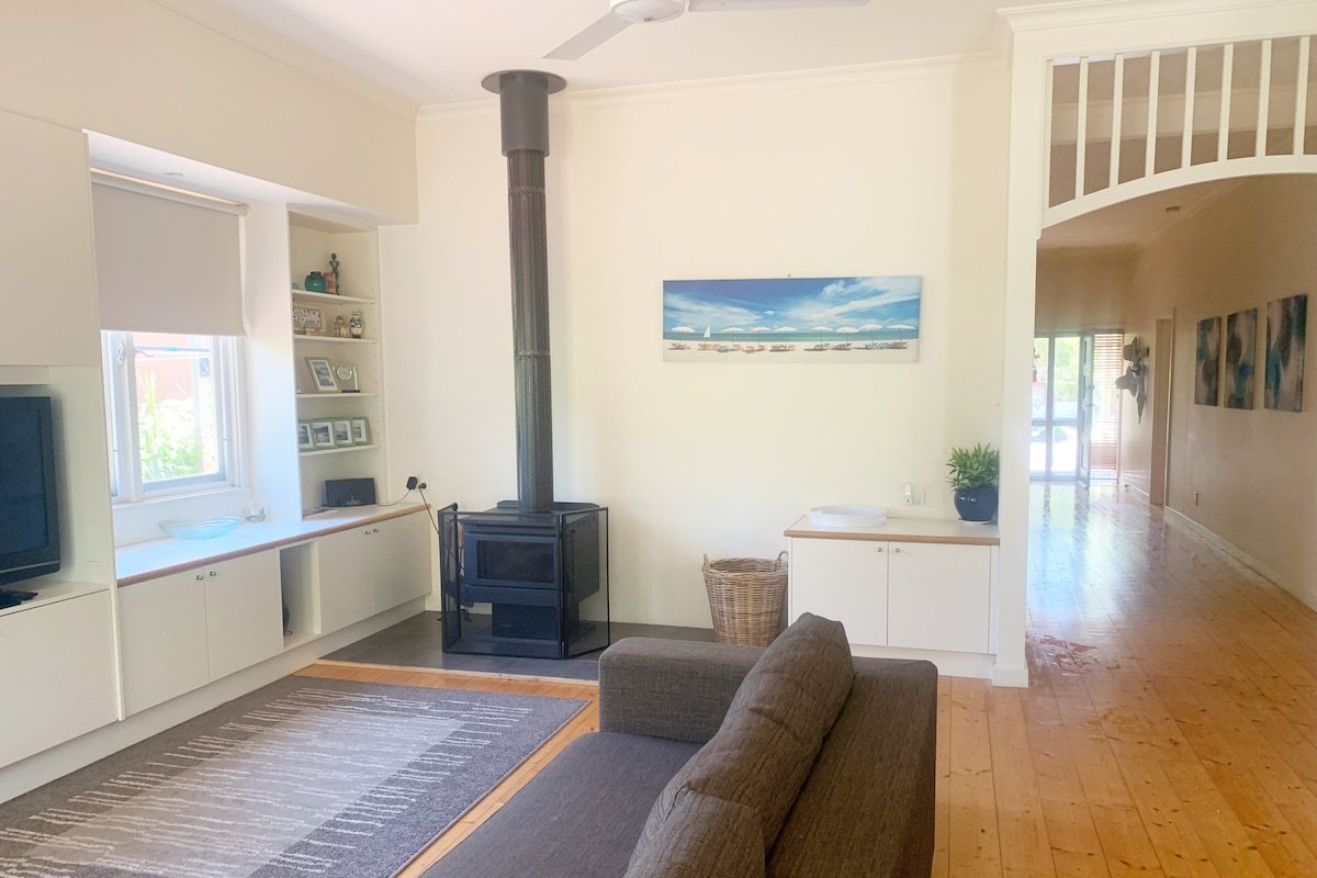 Pet Friendly Home in Anglesea for Summer gallery image 4