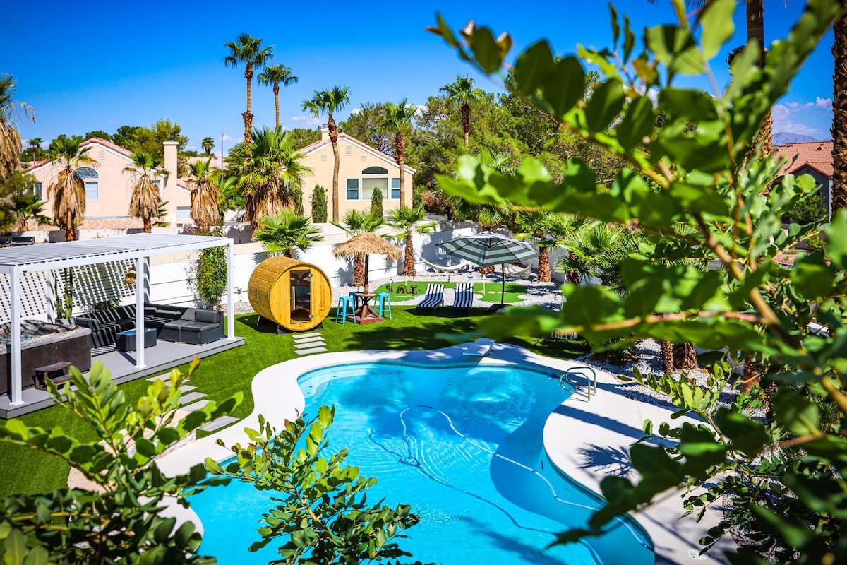 Villa,Pool,Sauna,Hottub,Gameroom,Mini-golf gallery image 2