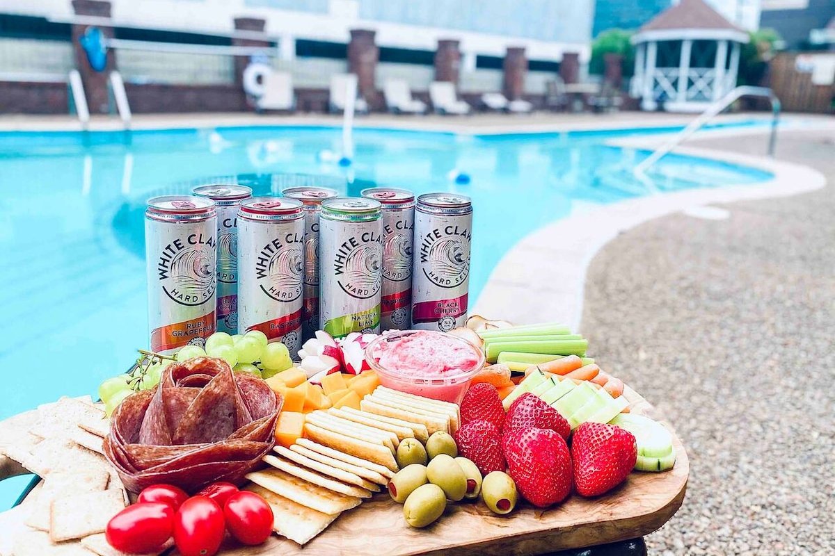 Luxe 2 Bedroom – On Music Row – Guitar Pool – Slee gallery image 5