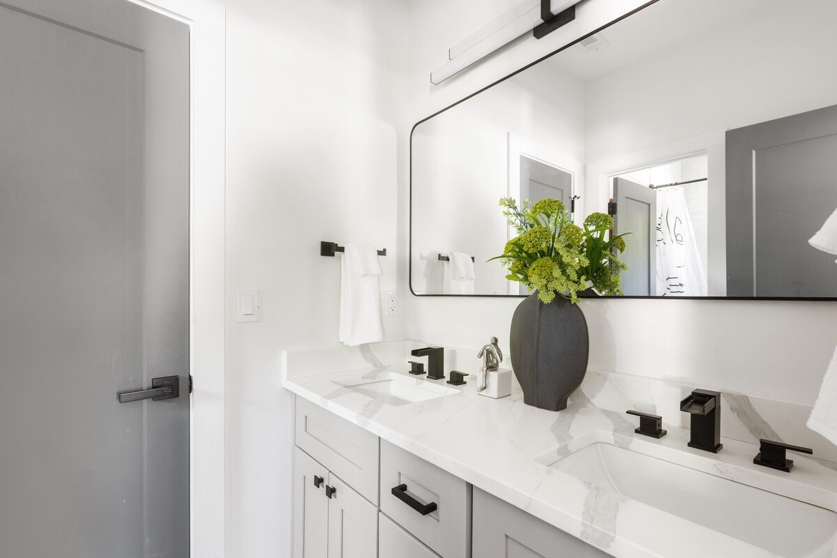 Ridgegold – Modern Designer Retreat in Atlanta! gallery image 4