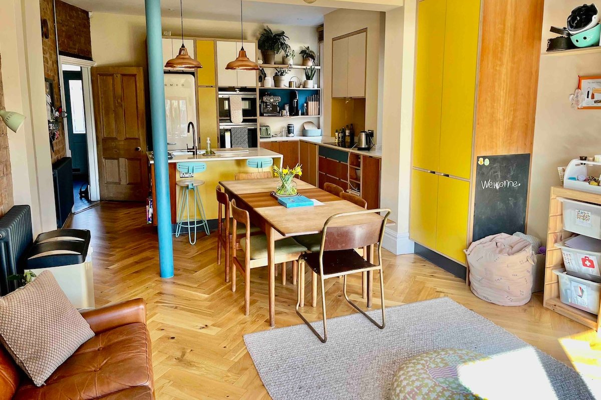 Family home with exciting design features gallery image 4