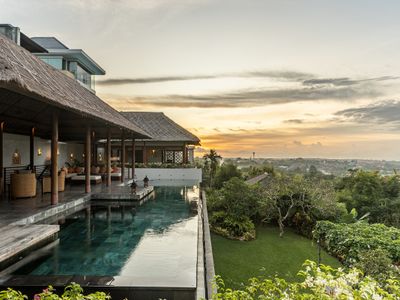 The Longhouse Jimbaran – Bali