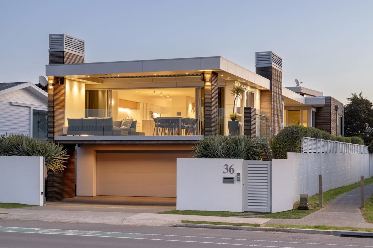 36 Marine – Unparalleled beachfront luxury gallery image 3