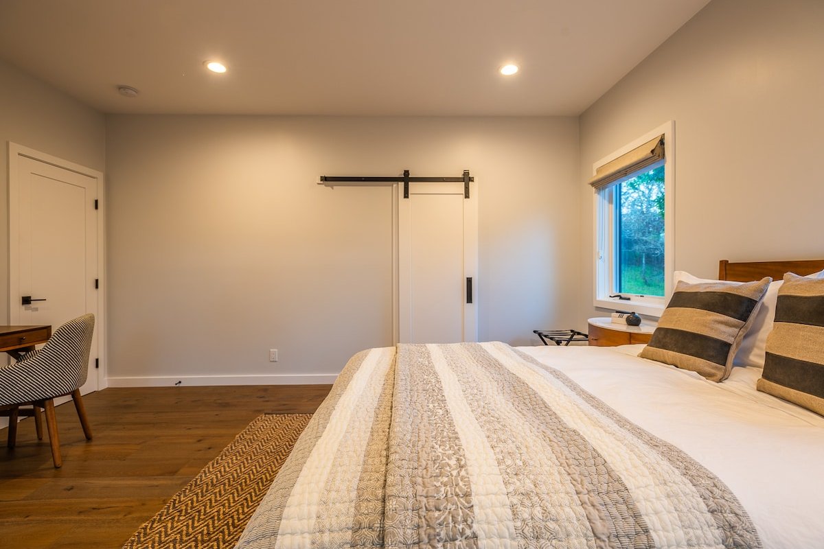 Bungalow Twins gallery image 4