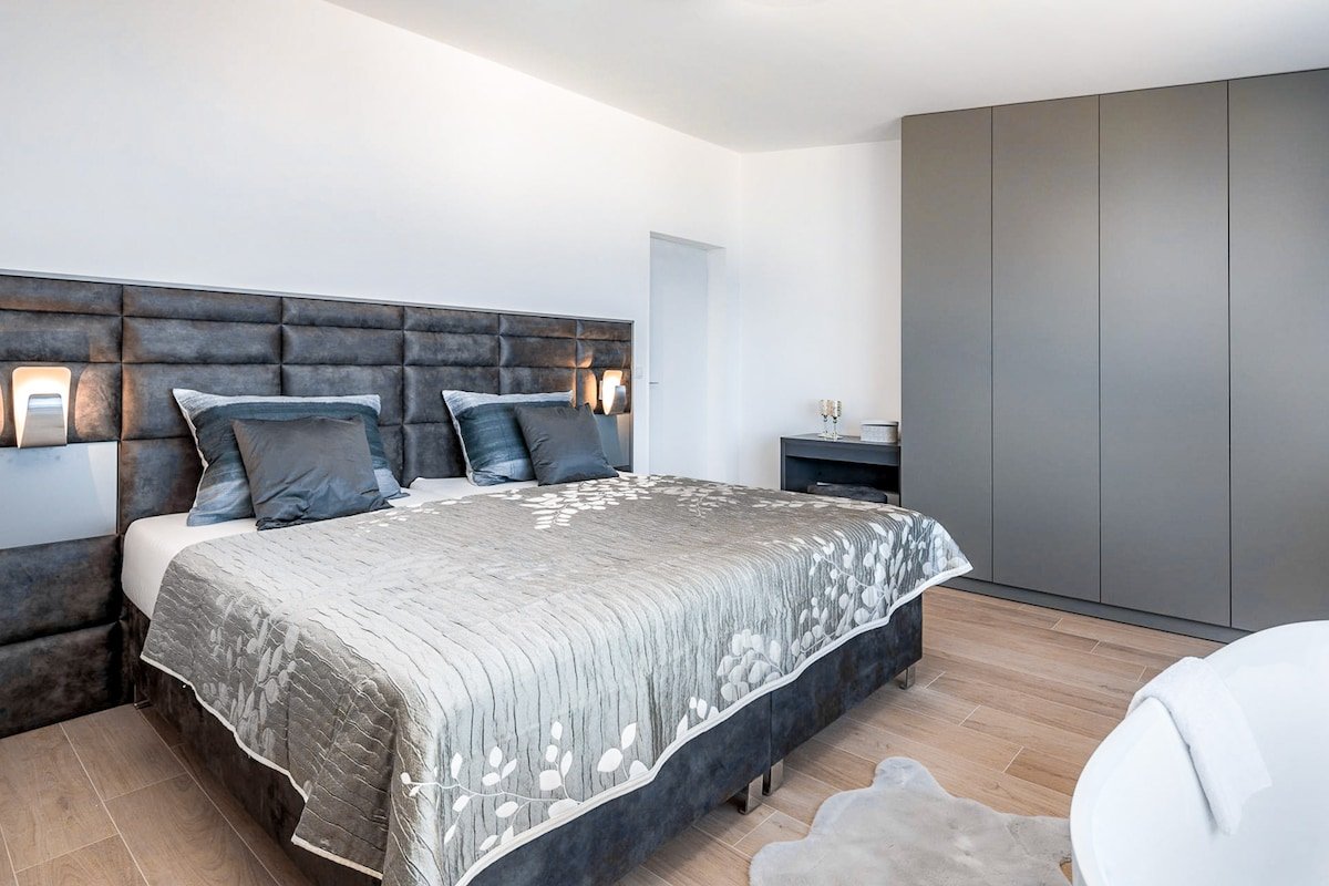 Villa Gold Pearl gallery image 2