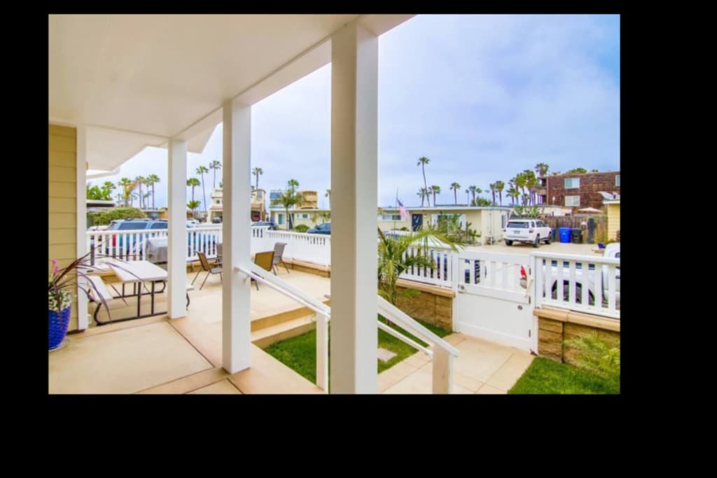 Large, Wonderful Family Beach Escape Steps to Surf gallery image 3