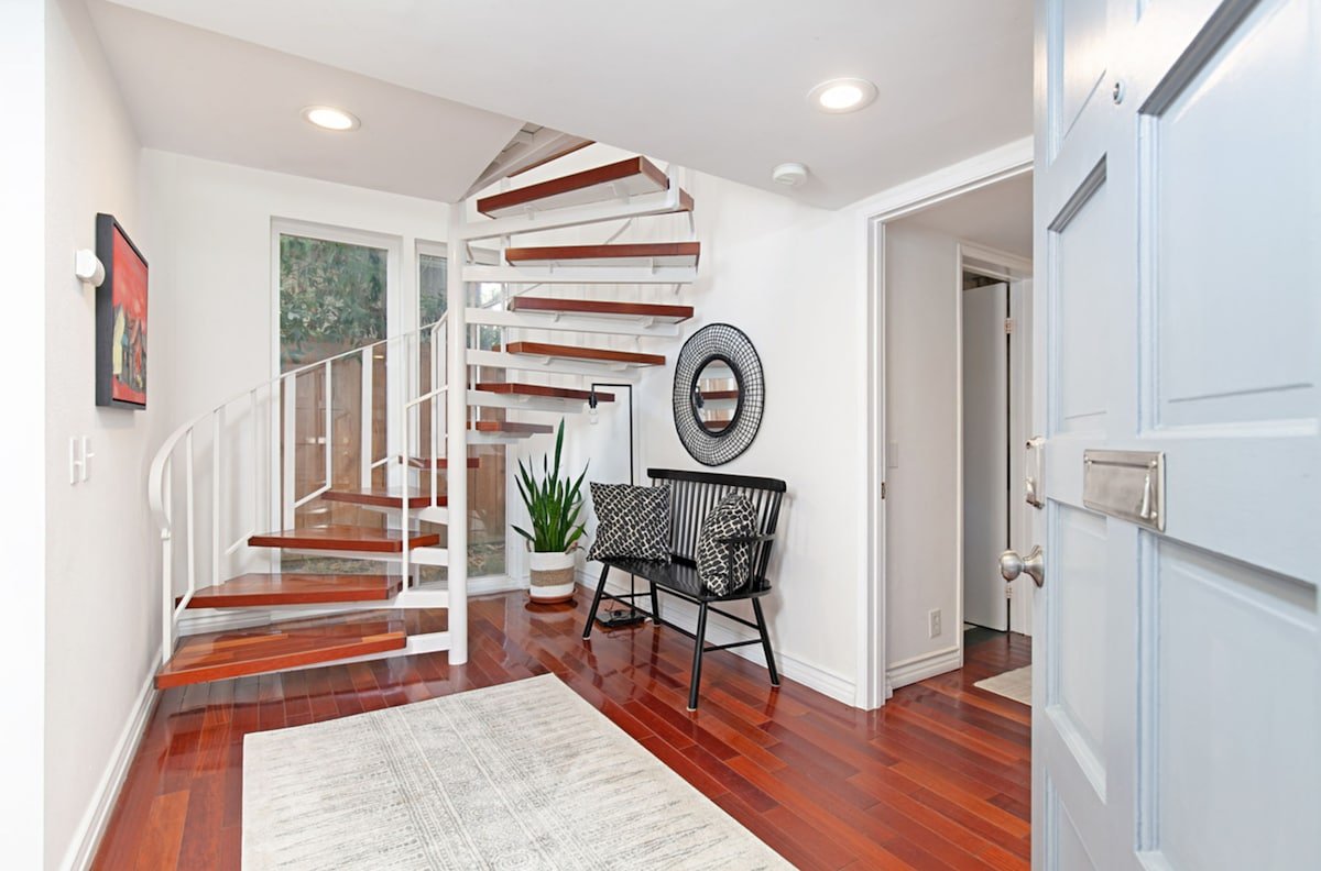 Endless Summer at Windansea/steps to the sand gallery image 4