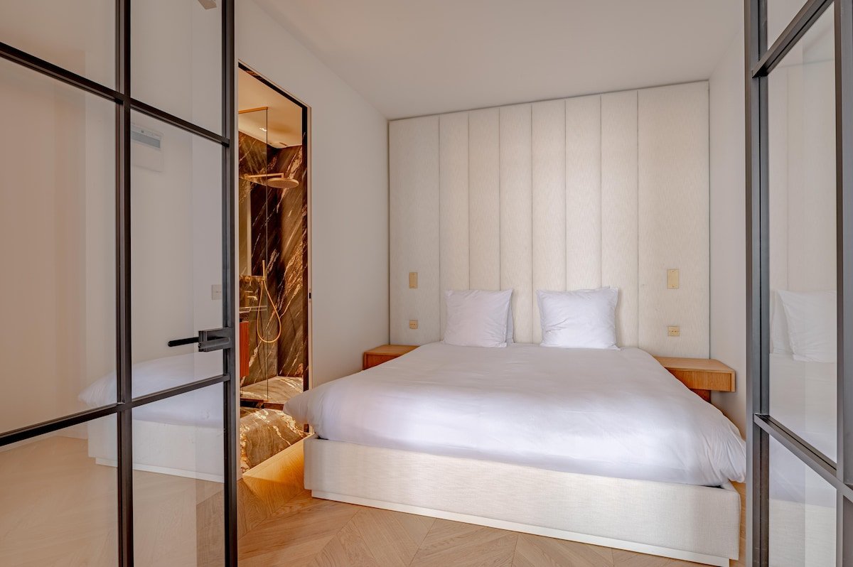 Stylish Rue des Rosiers Gem: Modern 2-Bedroom gallery image 4