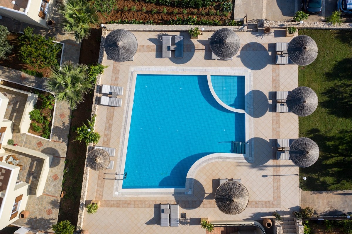 ELÉA Suites | 4 Separate Suites with Pool at ELÉA gallery image 2