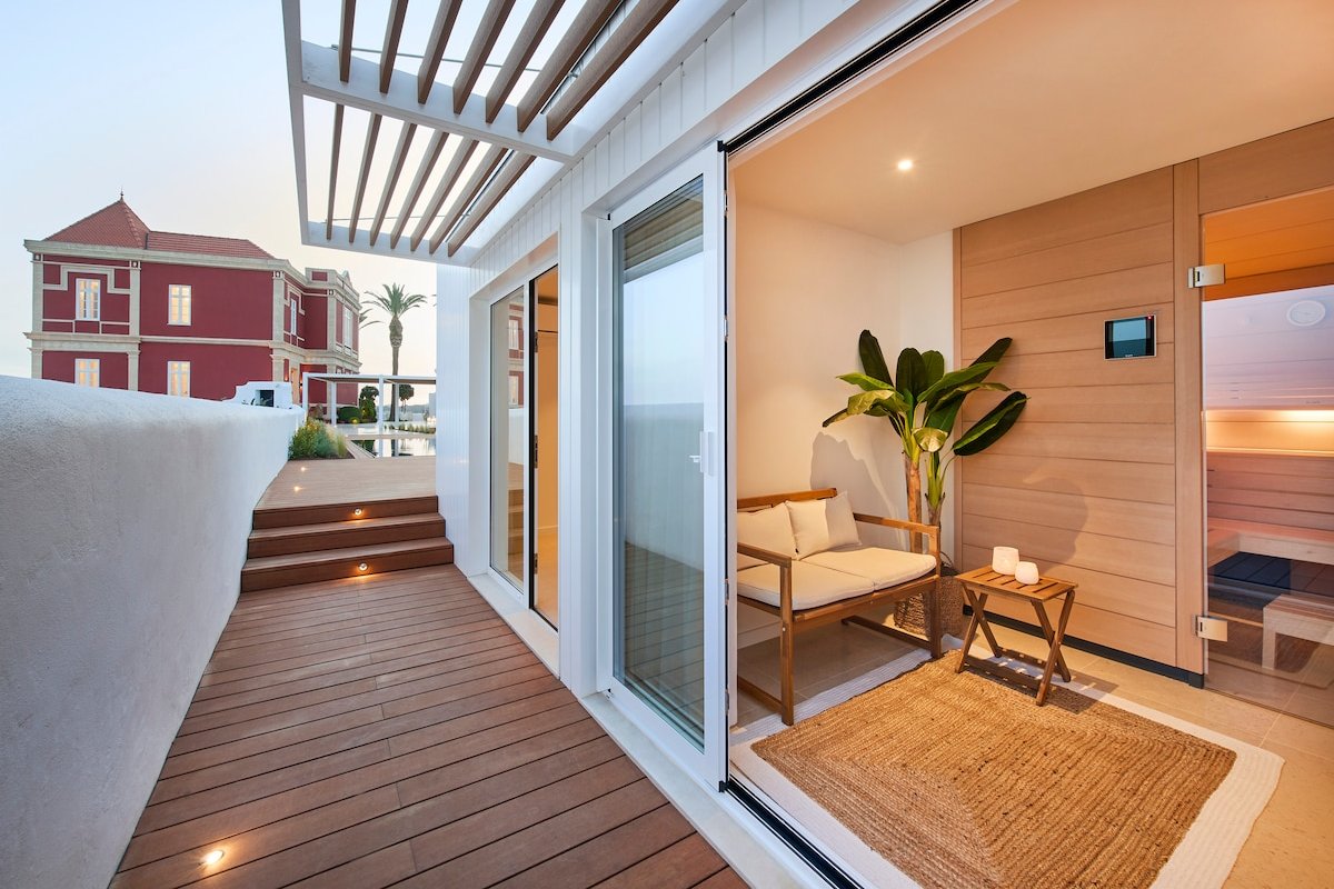 Red Chalet gallery image 3