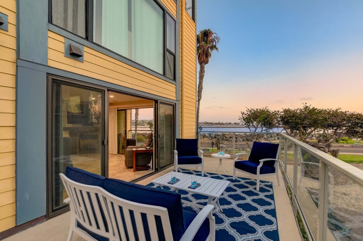 Beachfront-Ocean views!-Luxury AC Home on Sand! gallery image 3