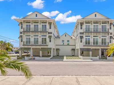 Jade House and Onyx House – Steps to the Beach