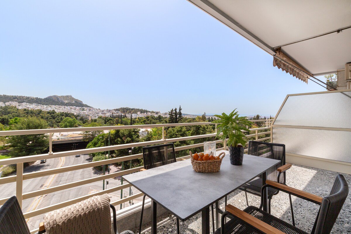 Grand, 3-BDR APT with Majestic Acropolis View gallery image 3