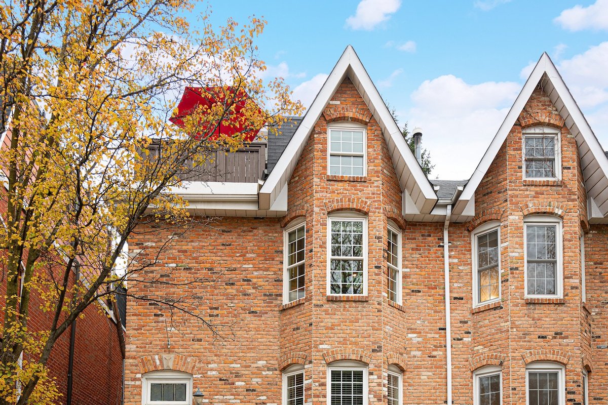 Downtown Designer Luxury Townhome gallery image 4