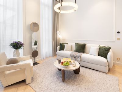 A Timeless 1-BR with Services in Louvre