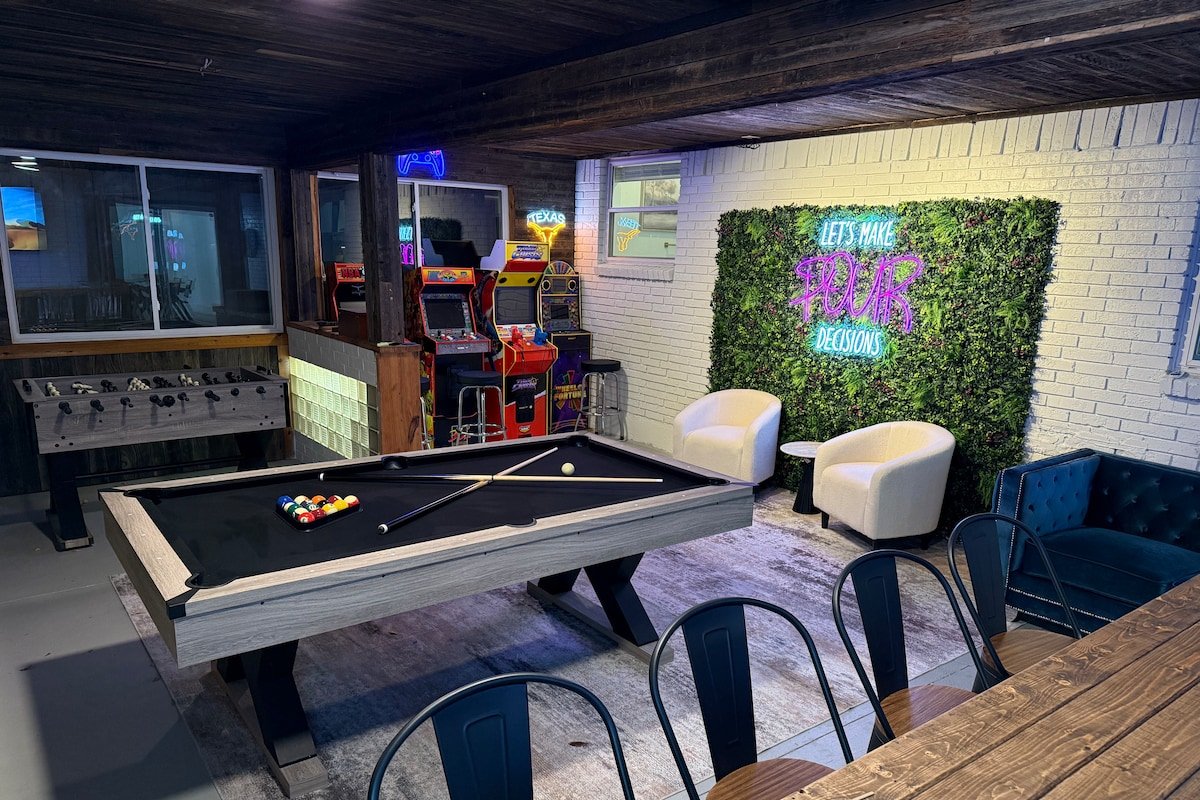 Heated Pool | Bar | Game Room | Golf | Sauna gallery image 2