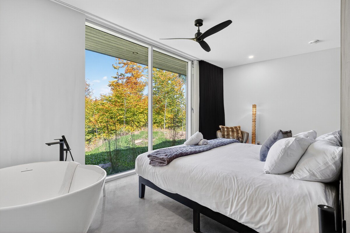 Ultra Luxury Chalet: Private Oasis, Spa, Sauna gallery image 3