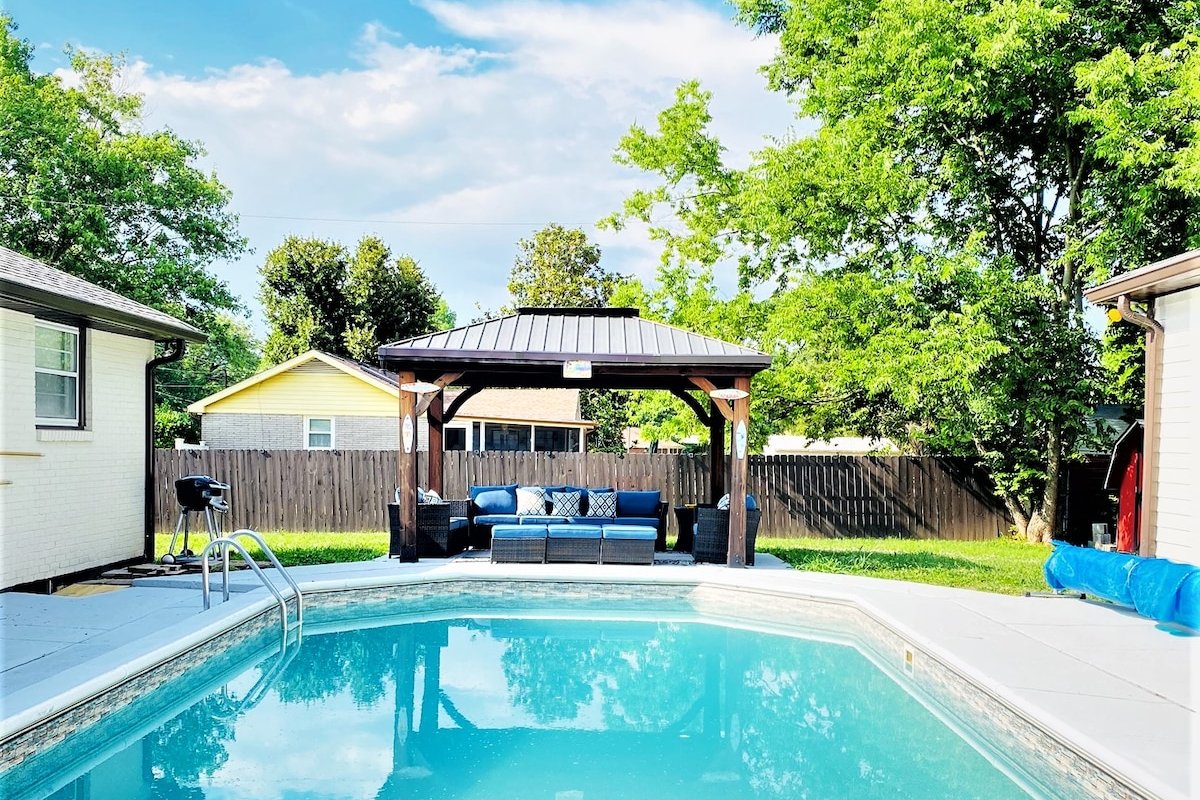 3BR w Pool-Mins From DT/Airport gallery image 4