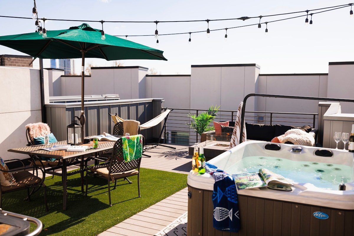 Heart of LoHi | Private Rooftop | Hot Tub gallery image 2