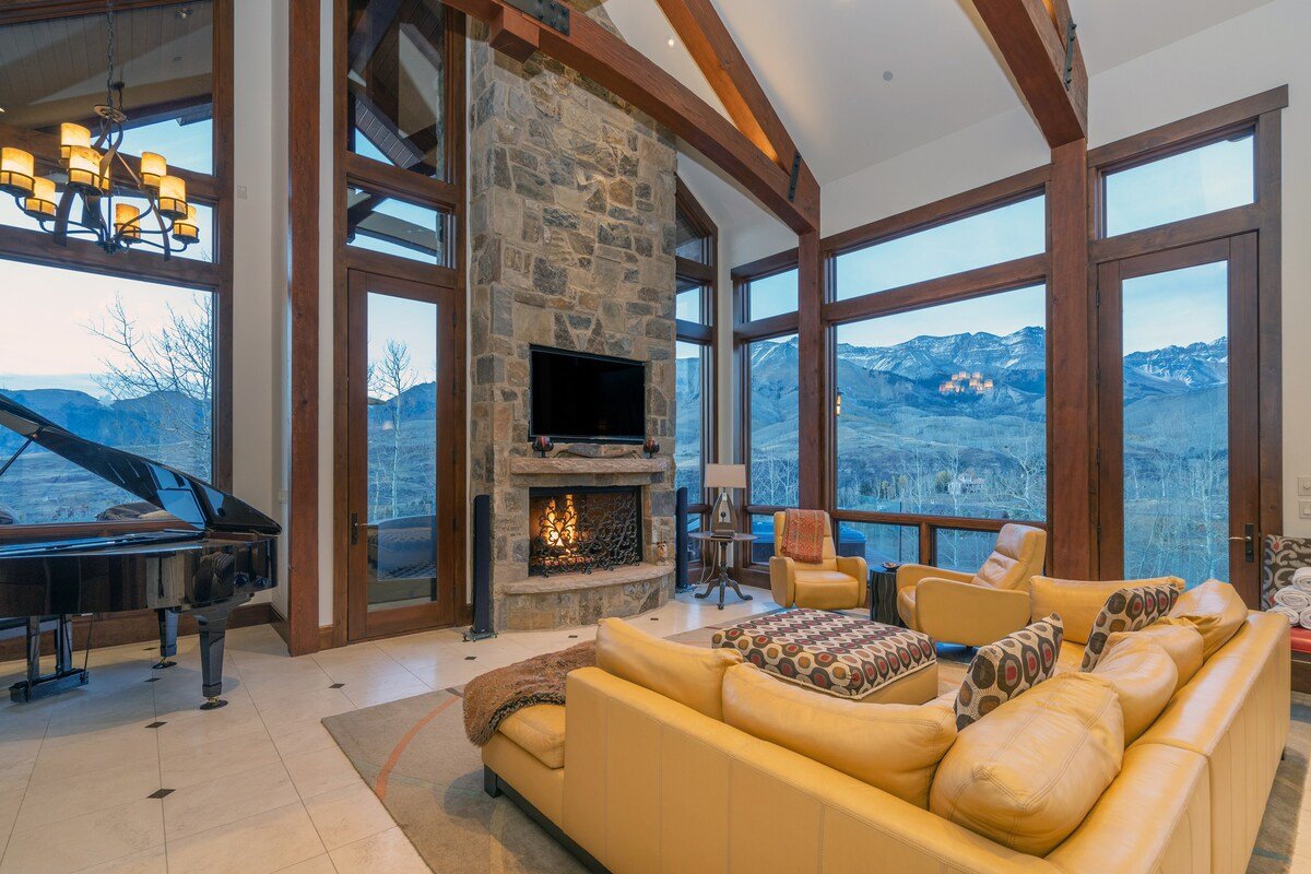 Amazing Views, Golf Sim, Hot Tub, Good for Groups! gallery image 2