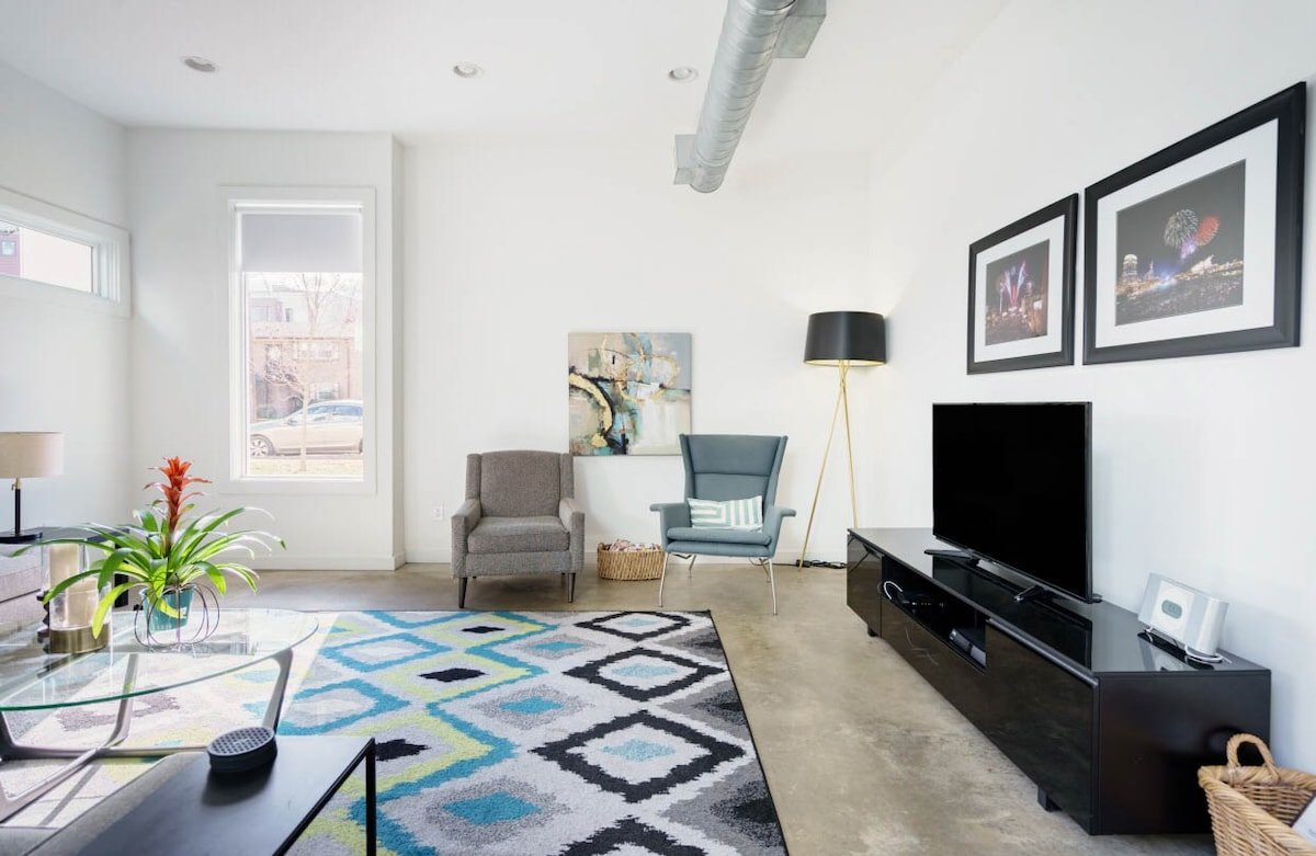 Upmarket Modern. Luxury rooftop house in the Gulch gallery image 4