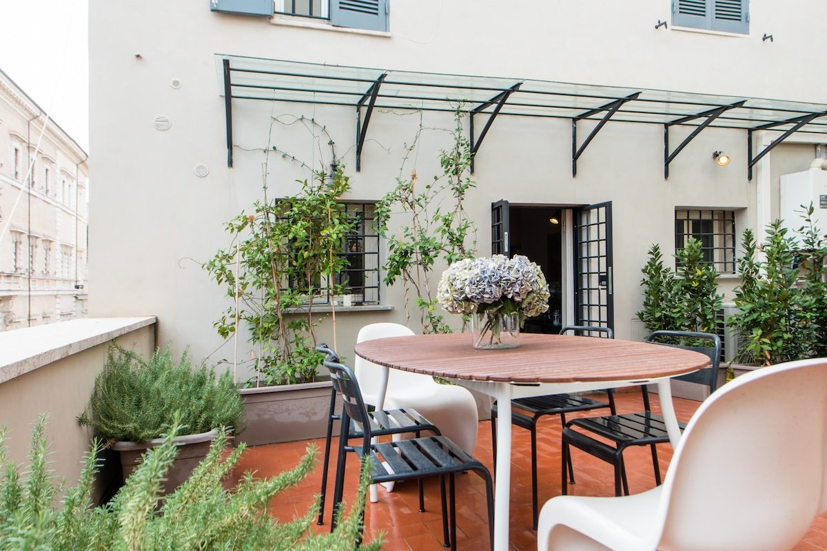 Appartamento di design a Trastevere con terrazzo privato e vista spettacolare gallery image 3