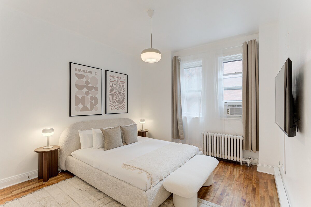 Majestic 3 BDR apt downtown MTL gallery image 4