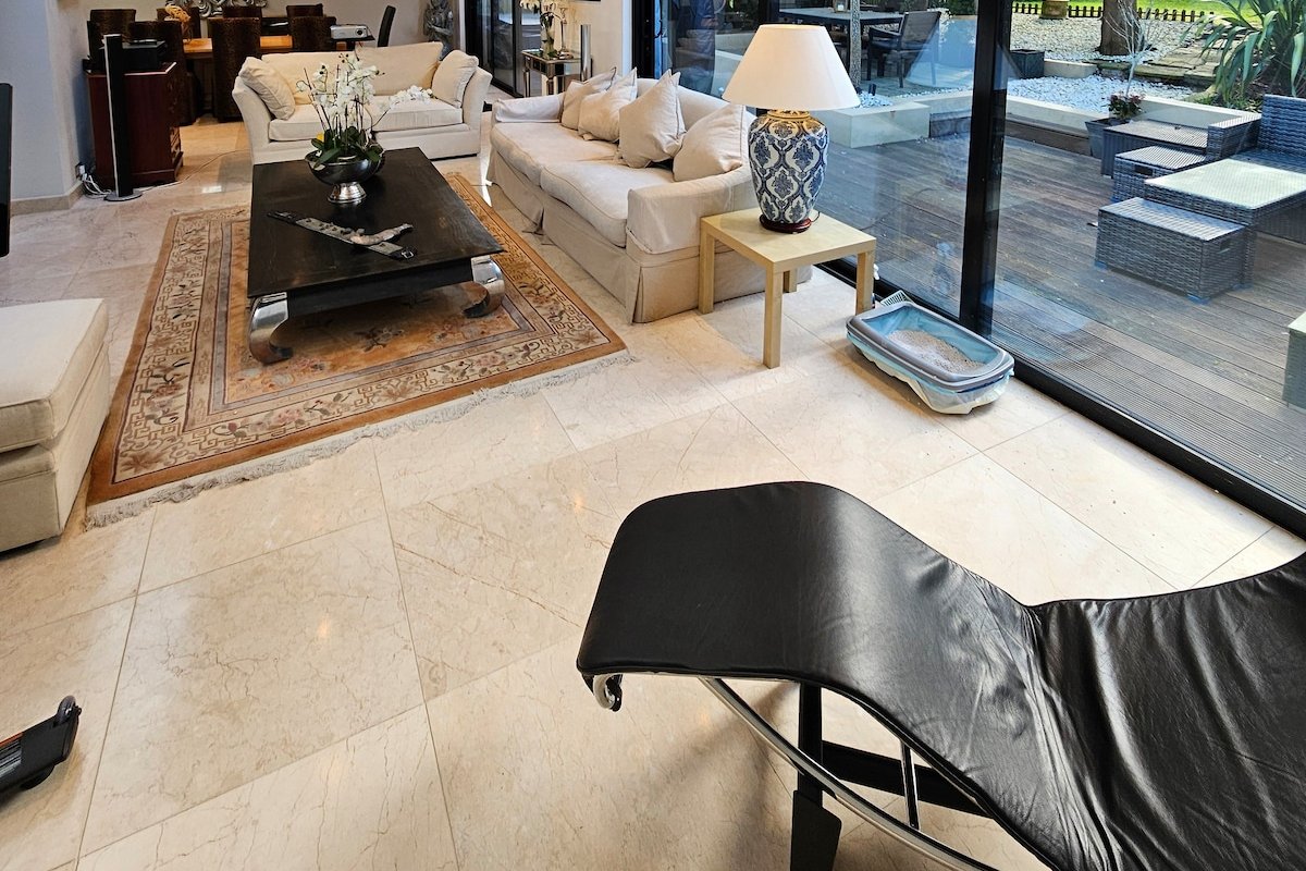 Upscale elegant house Putney gallery image 4